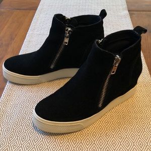 Steve Madden “Wedgie” wedge sneaker